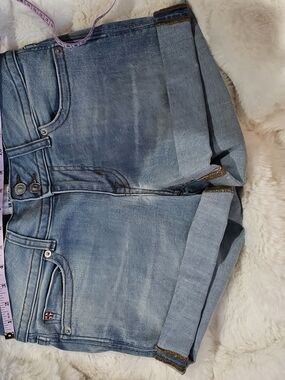 Hudson Jeans Ruby Mid Thigh Shorts Size 28 NWT Light Wash Cuffed Denim